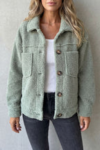 Flora – Chaqueta de tejido polar con textura y botones – Victoria Studio