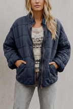 Elara – Chaqueta acolchada de corte relajado – Victoria Studio