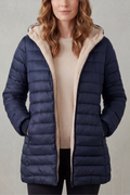 Ella – Doudoune à capuche doublée de sherpa – Victoria Studio