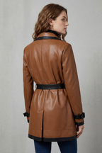 Lucia – Trench in similpelle con profili a contrasto – Victoria Studio