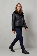 Noira – Cazadora biker asimétrica de borreguito – Victoria Studio