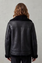 Noira – Cazadora biker asimétrica de borreguito – Victoria Studio