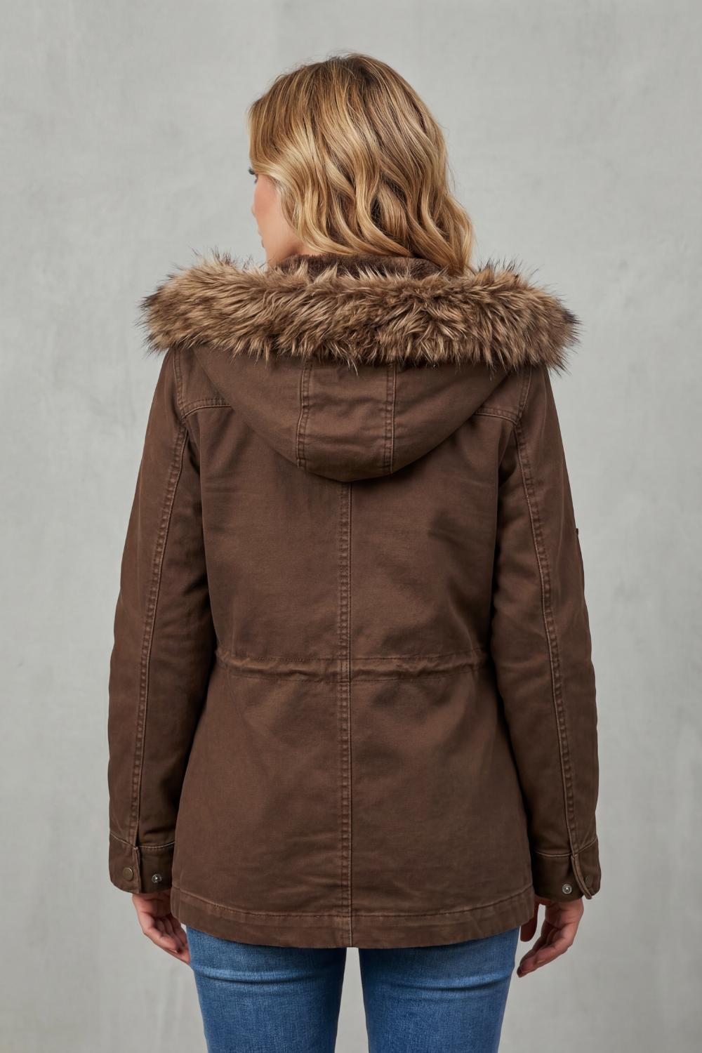 Violette – Parka con capucha ribeteada de pelo sintético – Victoria Studio